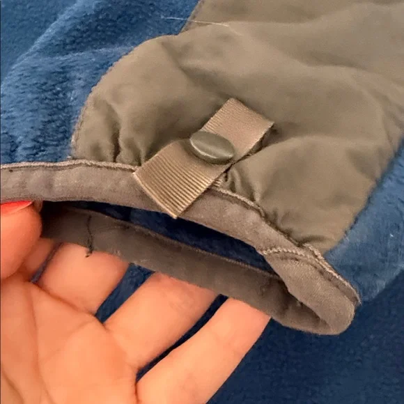 The North Face Blue and Black Fleece Jacket - Picture 6 of 12